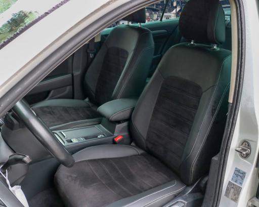 Passat B8 (Alt Paket) Siyah Deri - Siyah Tay Tüyü