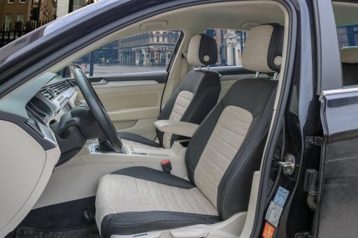 Passat B8 Siyah Deri - Açık bej Keten
